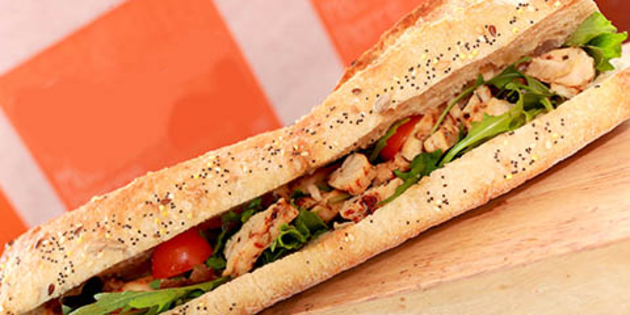 Snack Toulouse qu vend des sandwichs, des pizzas, des kebabs.... au sein du fast food à emporter ou à déguster sur place ou à livrer (® SAAM-fabrice Chort)